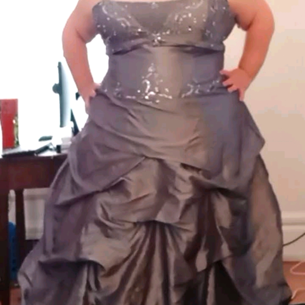 Prom/wedding dress